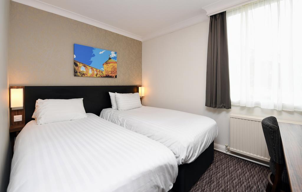 Wynnstay Arms, Wrexham By Marston'S Inns Eksteriør bilde