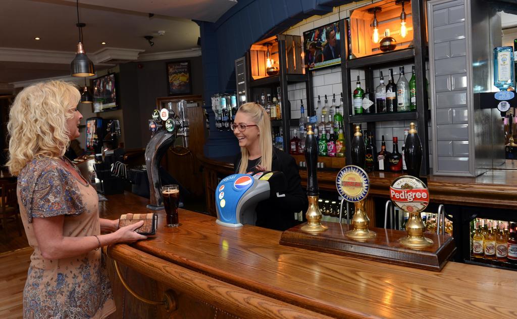 Wynnstay Arms, Wrexham By Marston'S Inns Eksteriør bilde